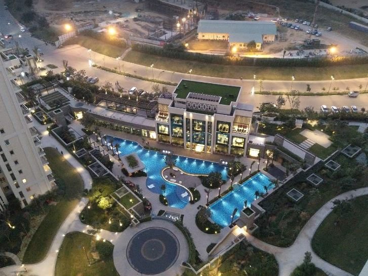 DLF The Crest, DLF5, Sector 54, Golf Course Road
